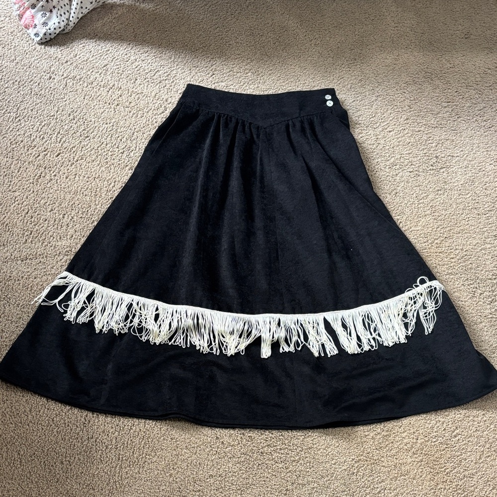 TREGOS WESTWEAR Elegant Black Skirt with Fringe Detail